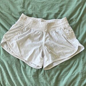 Lululemon tracker low-rise lined short 4”